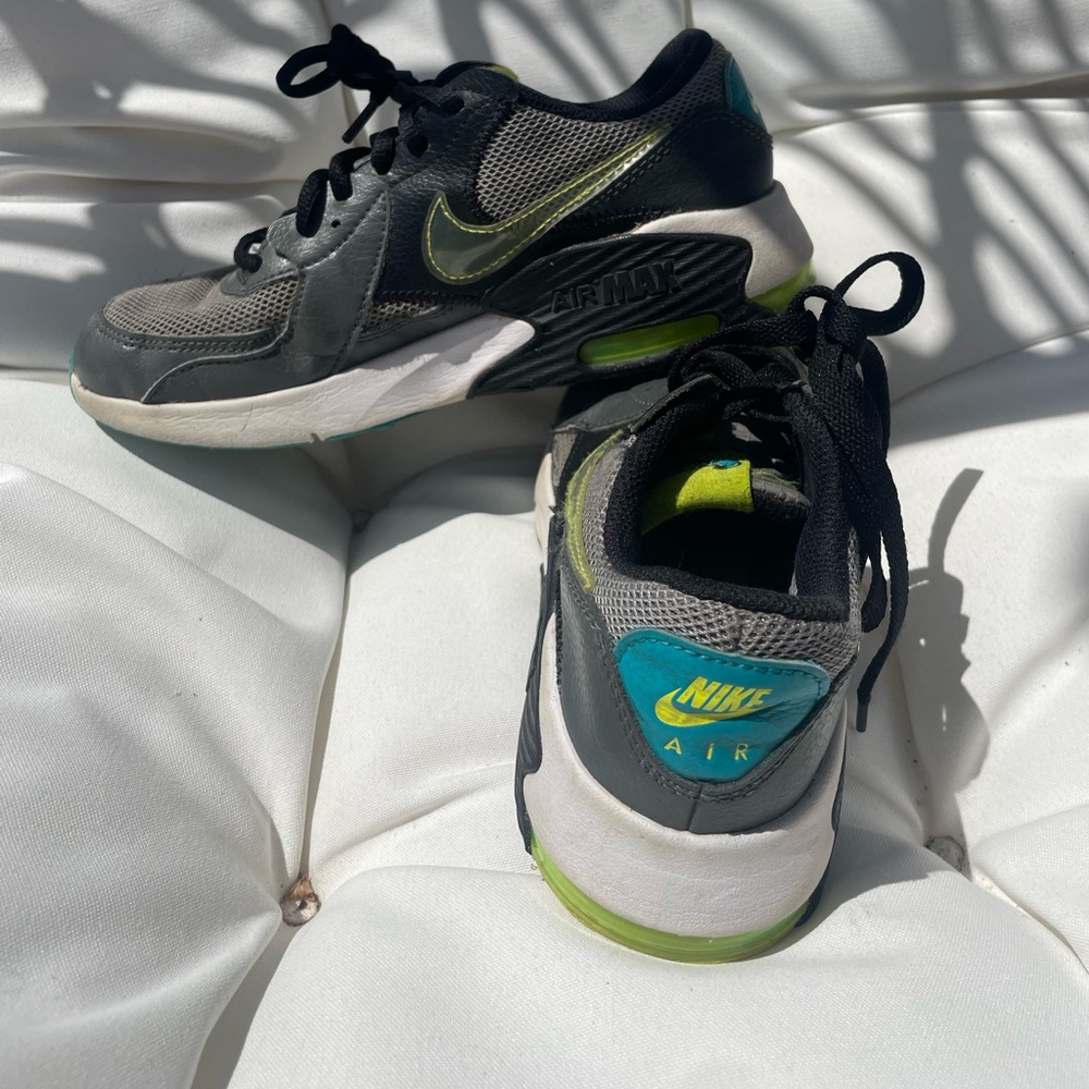 nike kids airmax||3.5||used|| offers are completely open